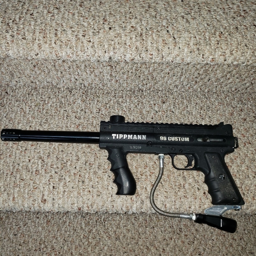 Tippmann 98 Custom paintball marker